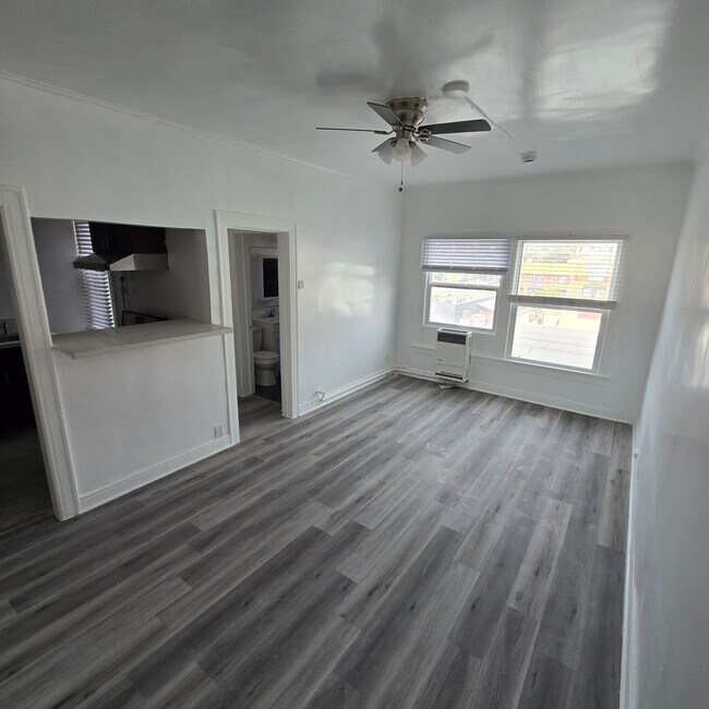 Foto del interior - Mediterranean Sea Partners, LLC