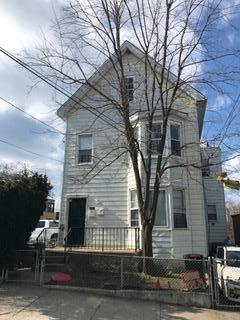 Primary Photo - 77 William St