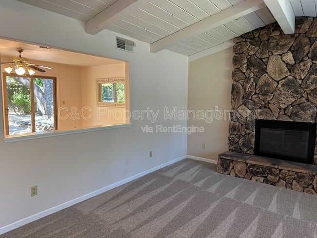 Building Photo - 8190 E Granite Dr