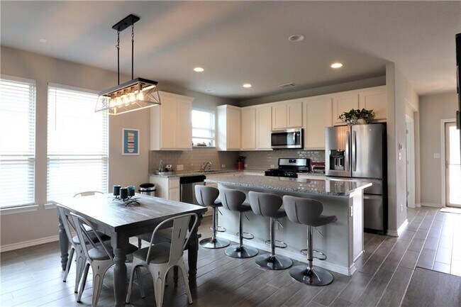 Building Photo - 5413 Vanner Path