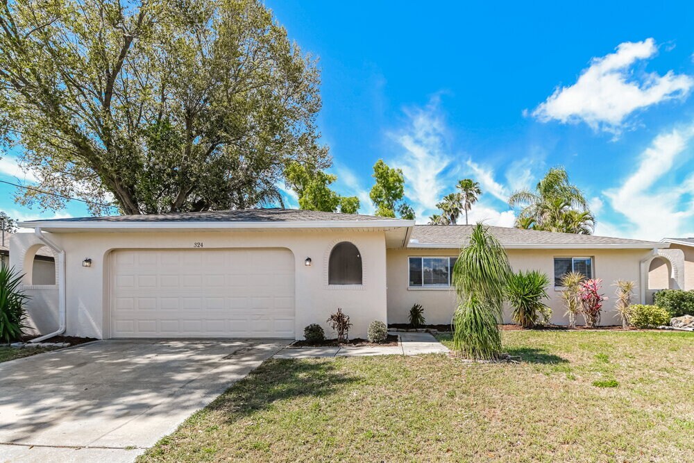 Foto principal - 324 SE 17th Pl