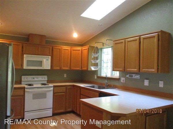 Building Photo - 3 br, 1.5 bath House - 22304 Autumnwood Ct SE