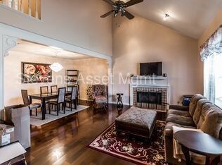 Building Photo - *MOVE-IN SPECIAL 1/2 OFF FIRST MONTHS RENT!!!
