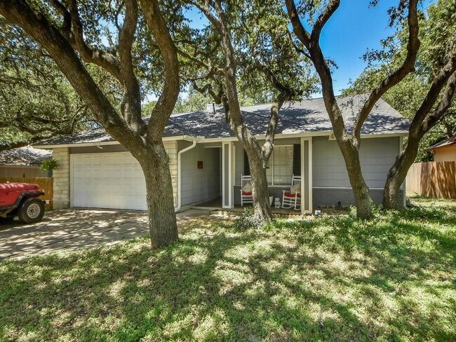 Building Photo - 9014 Texas Oaks Dr