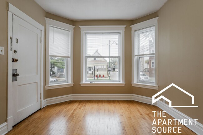 Foto del edificio - 2614 N Springfield Ave