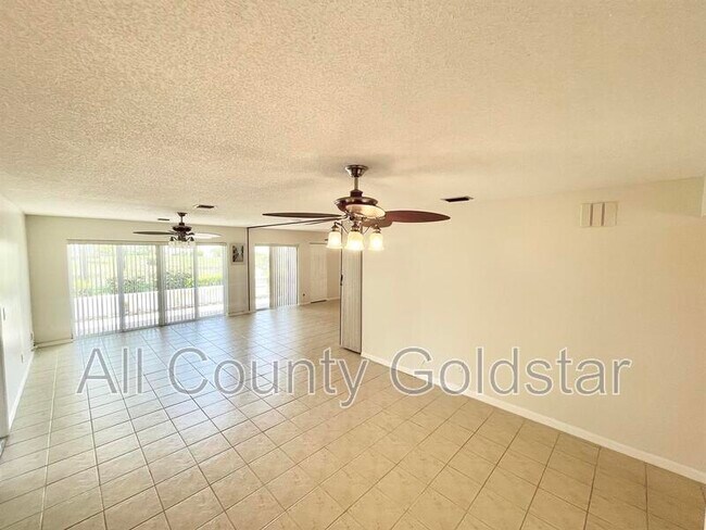 Foto del edificio - 437 Wexford Cir