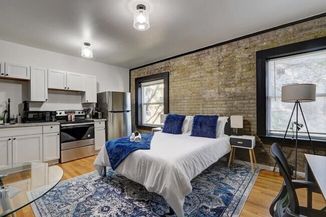 Building Photo - 1925 N Prospect Ave