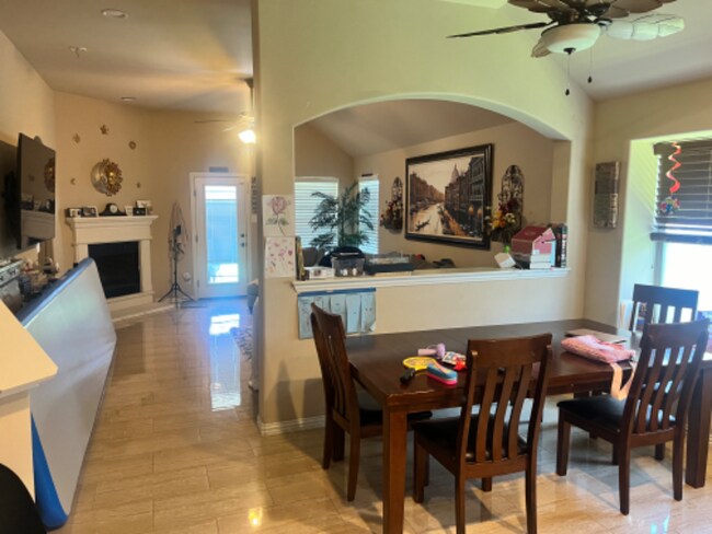 Foto del edificio - 9000 Heartwood Dr