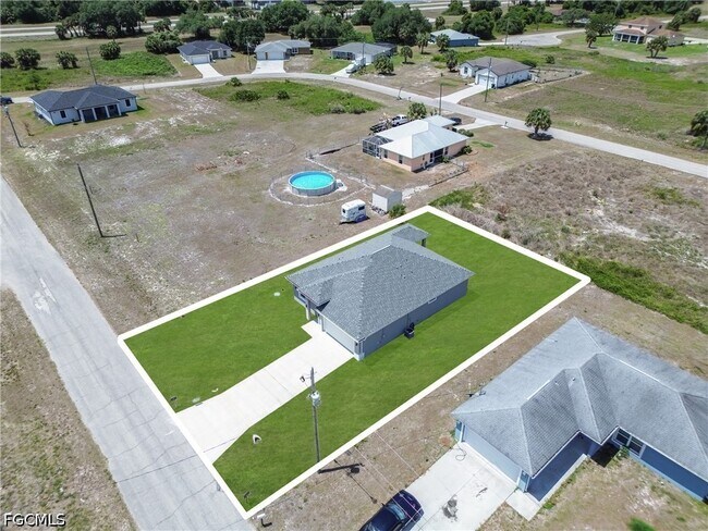 Building Photo - 1064 Calumet Cir