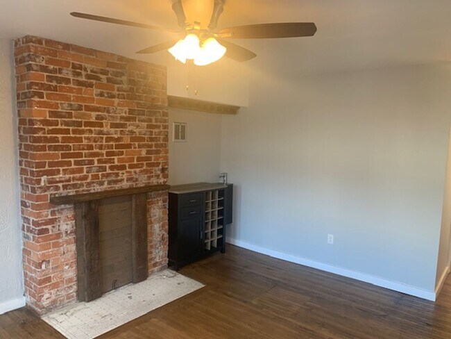 Foto del edificio - 5212 Coral St