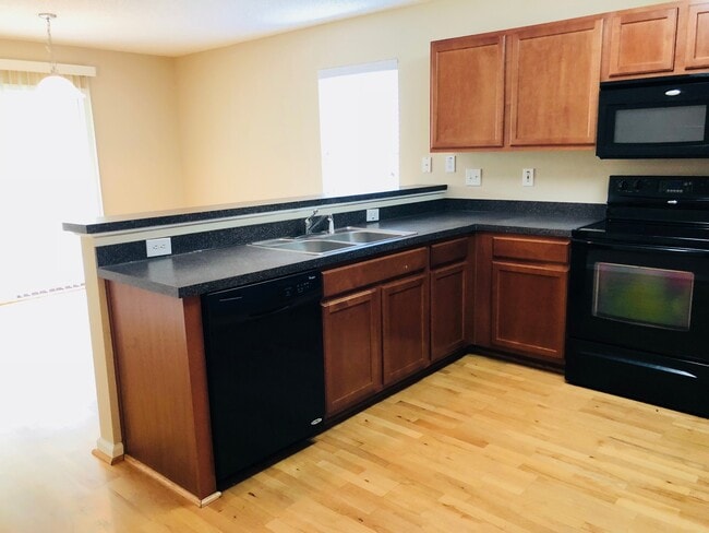 Building Photo - FOXPORT IN BALLENTINE - CHAPIN AREA!