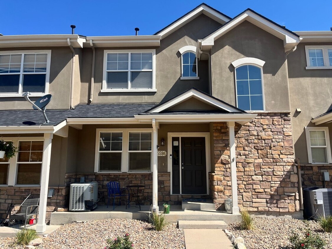 Foto principal - 5596 Canyon View Dr