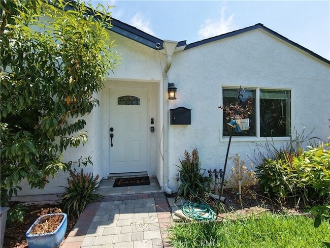 Building Photo - 6928 Lubao Ave