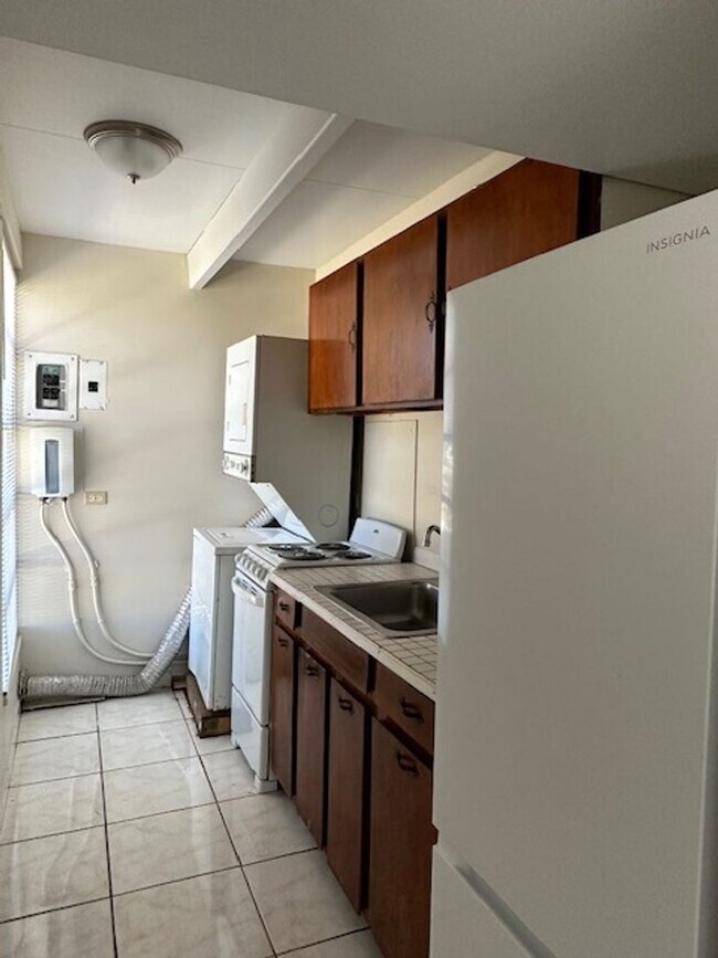Building Photo - 1 Bedroom 1 Bath Villa in Beautiful Lake W...