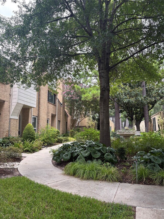 Building Photo - 12625 Memorial Dr