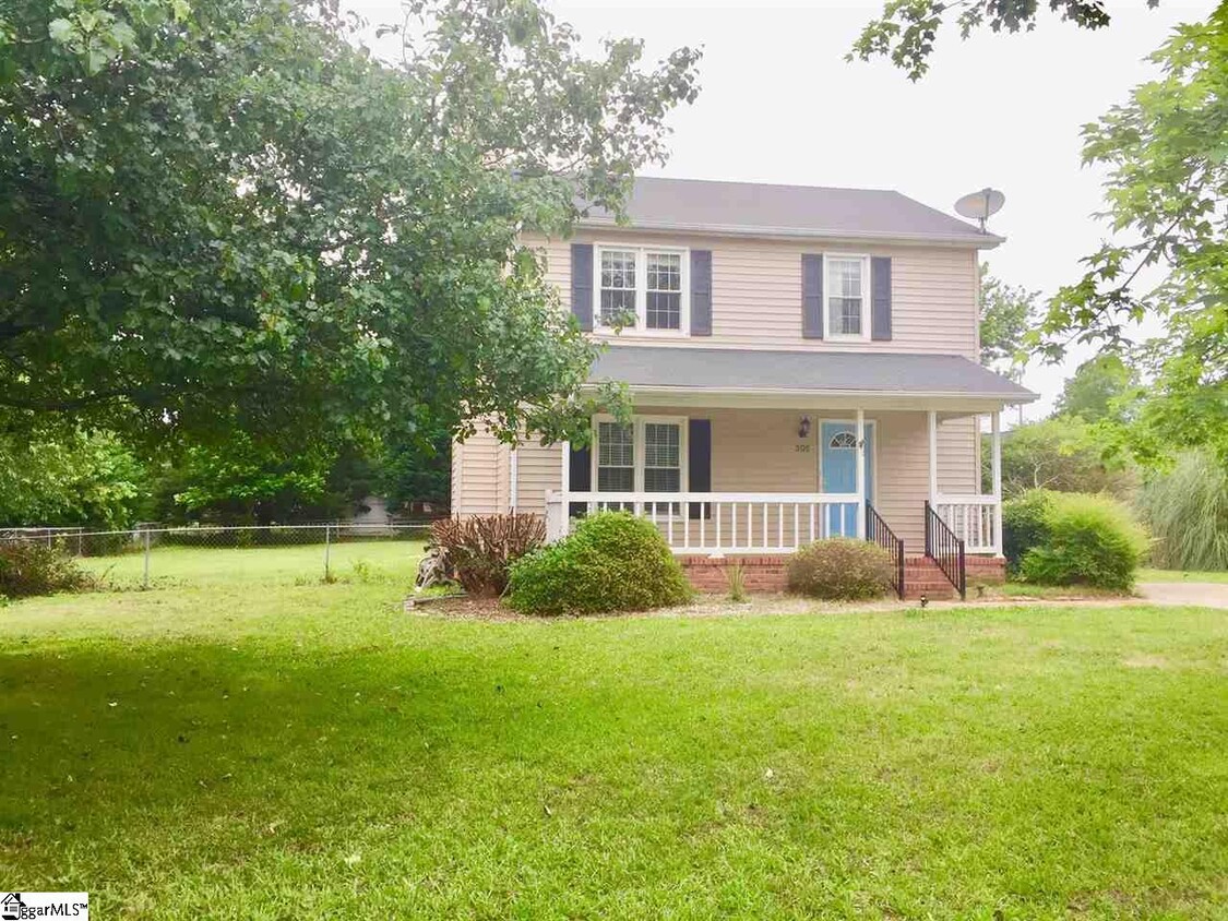 Foto principal - 305 Laurel Tree Ln