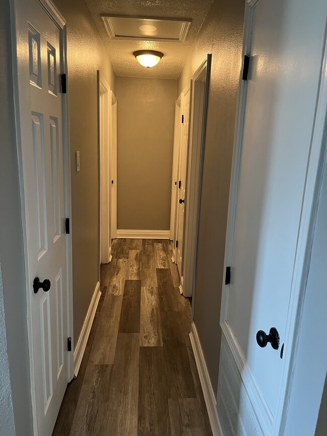 New Vinyl Wood Floor - 3333 Normandy Ct