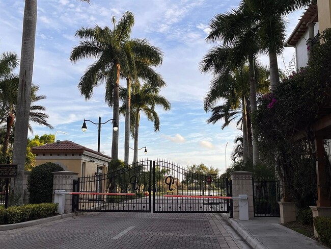 Foto del edificio - 16100 Emerald Estates Dr