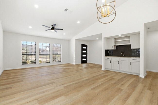 Foto del edificio - 6808 Beeman Dr