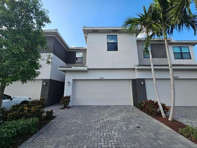 Foto del edificio - 8641 Antarus Dr