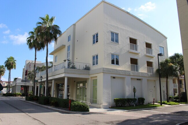 Foto del edificio - 1150 Town Center Dr