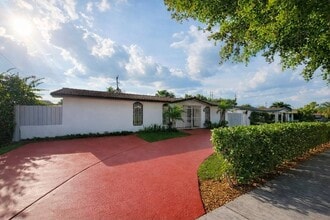 Building Photo - 1220 SW 78th Ave