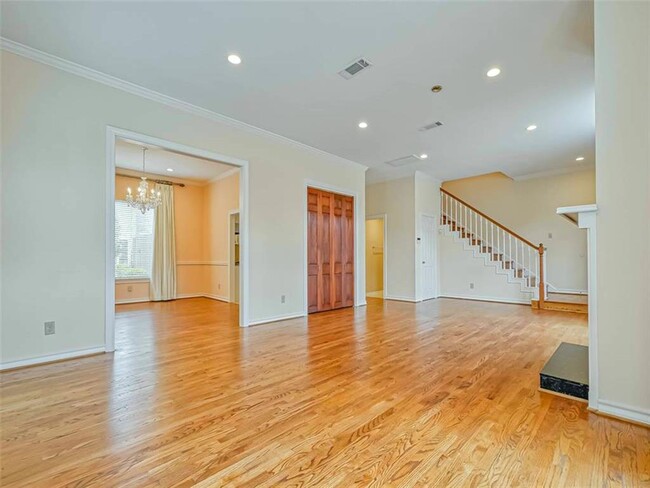 Building Photo - 2310 Nantucket Dr