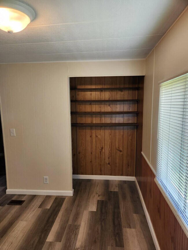 Foto del edificio - 1103 Andrea Dawn Ln