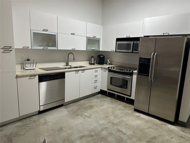 Building Photo - 234 NE 3rd St