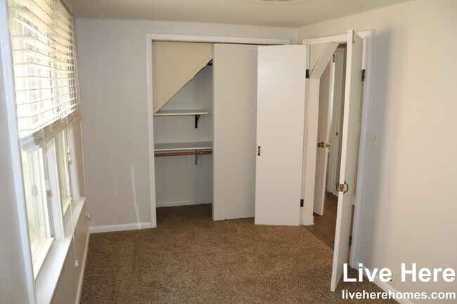 Foto del edificio - 4825 N Oakley Ave