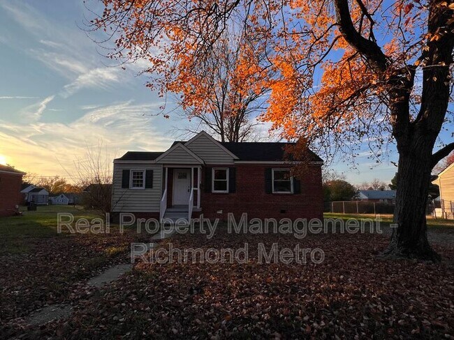 Building Photo - 4608 Eastover Ave