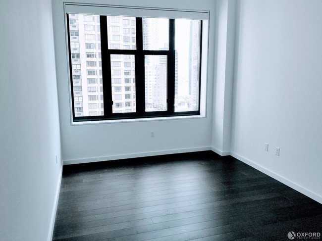 Building Photo - 591 3rd Ave
