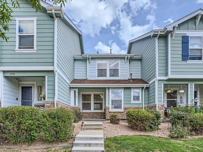 Foto del edificio - Amazing 2BR, 3BTH w/Garage in First Creek