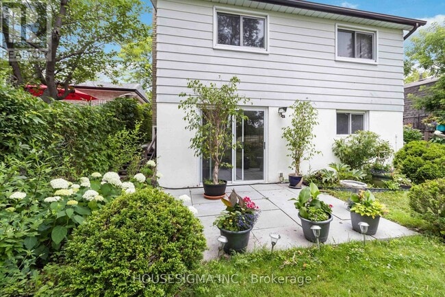 Building Photo - 2526 Thorn Lodge Dr