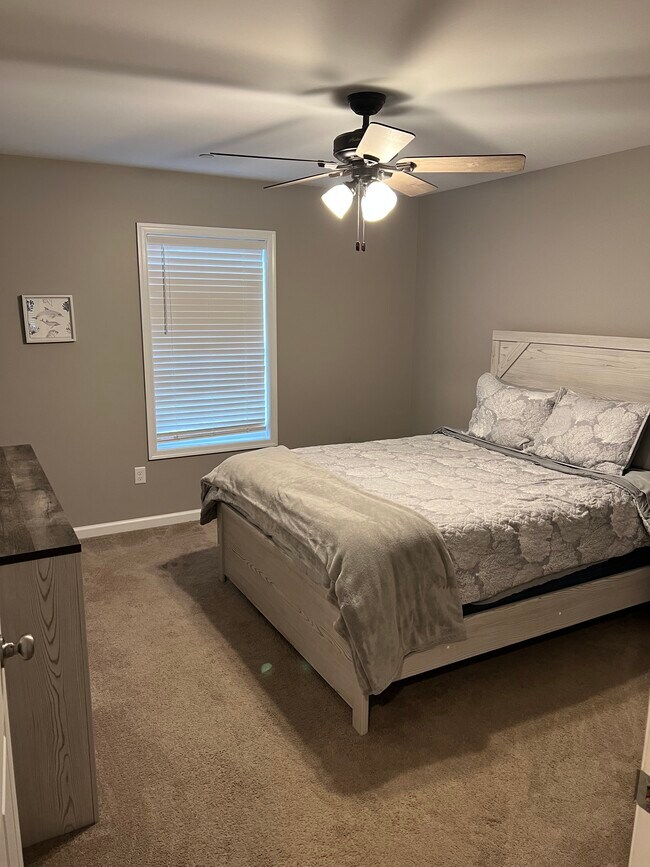 Master bedroom - 1407 Cedar Run