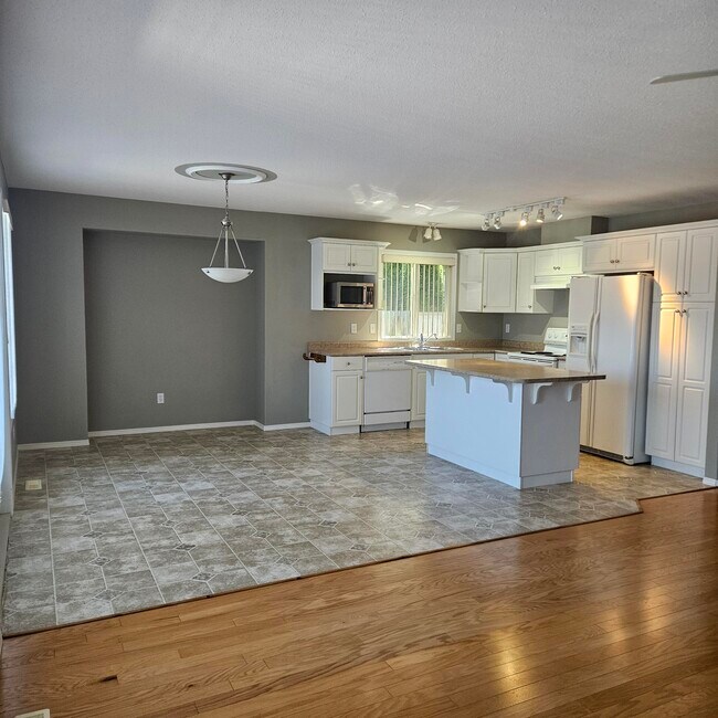 Photo du bâtiment - 46342 Valleyview Rd