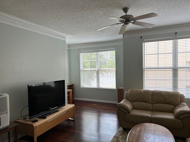 Foto del edificio - 10435 Mid Town Pkwy