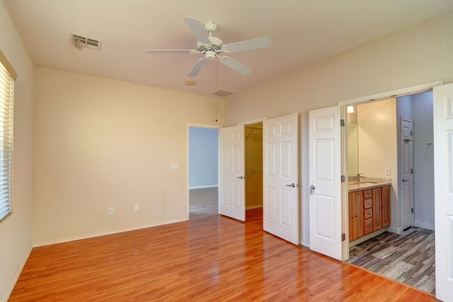 Building Photo - 2339 Tranquil Moon St