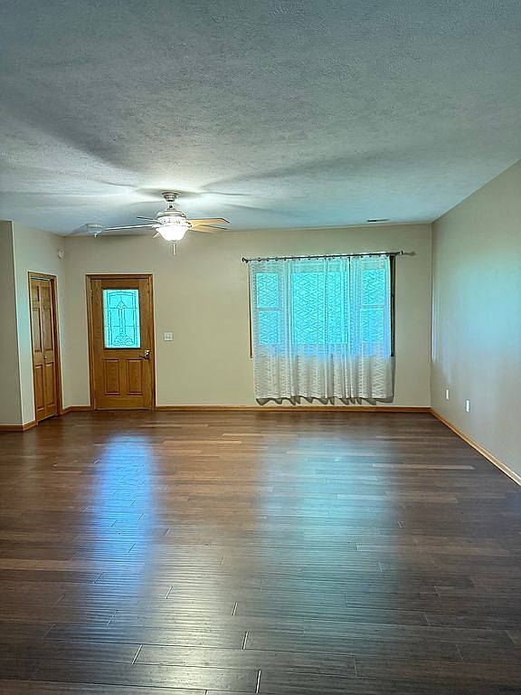 Foto del edificio - 15024 Peach Ave