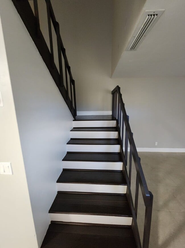 Building Photo - 2384 Waterside Dr