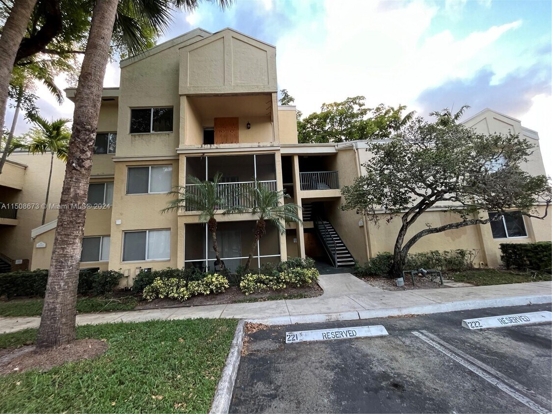 5740 Rock Island Rd Unit 7280, Tamarac, FL 33319 Condo for Rent in
