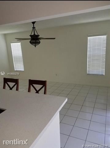 Foto del edificio - 12000 SW 110th St Cir N