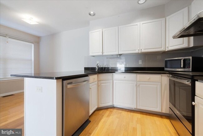 Foto del edificio - 8708 Spruce Mill Dr