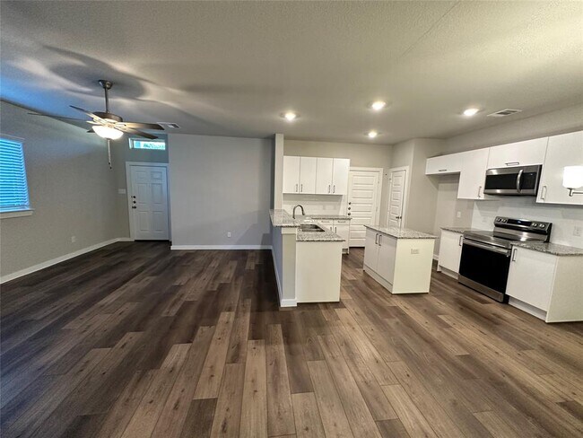 Foto del edificio - 9732 Grosbeak Ln