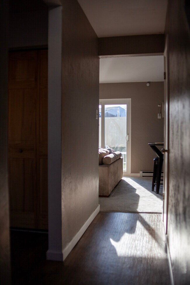 Building Photo - 1785 Baron Dr