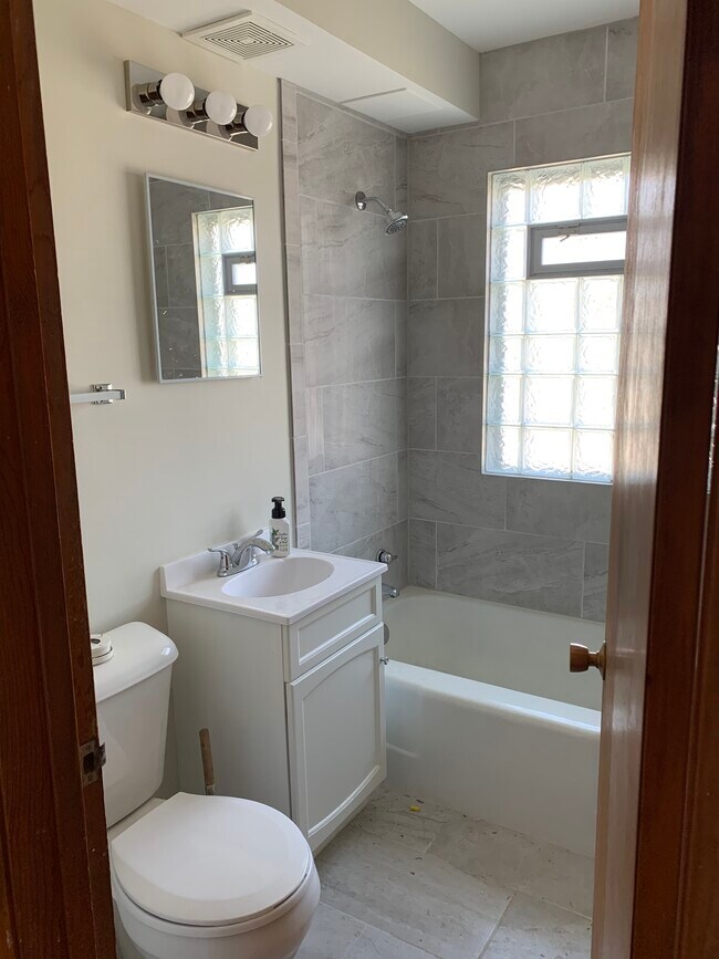 Foto del edificio - 3167 S 35th St