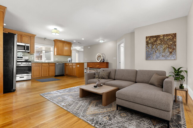 Building Photo - 40 Avon St