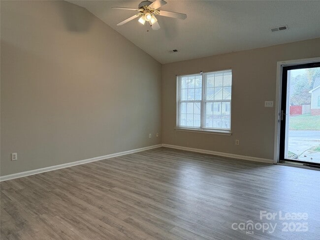 Building Photo - 4140 Rosy Mound Ln