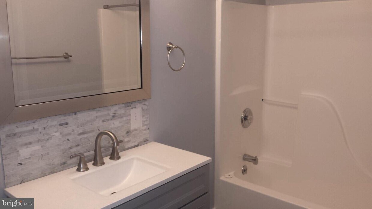 1826 MILLWOOD Unit 3, Winchester, VA 22601 Room for Rent in