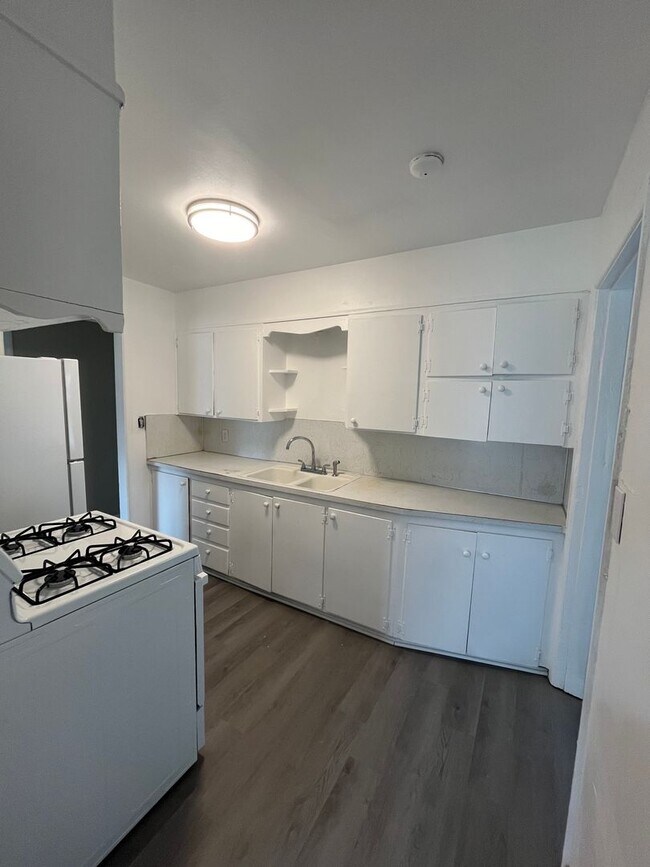 Foto del edificio - Beautiful 4 bedroom home ready to move in!